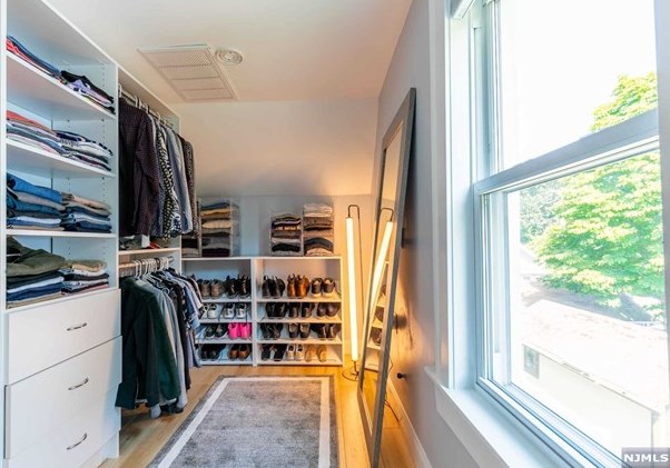 12 Courier Pl, Rutherford NJ  07070-1102 exterior