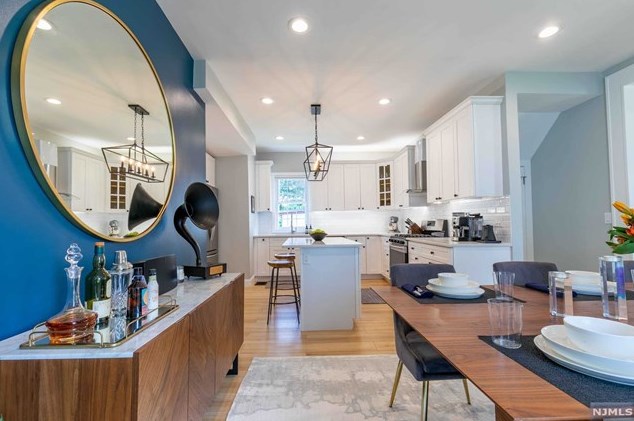 12 Courier Pl, Rutherford NJ  07070-1102 exterior