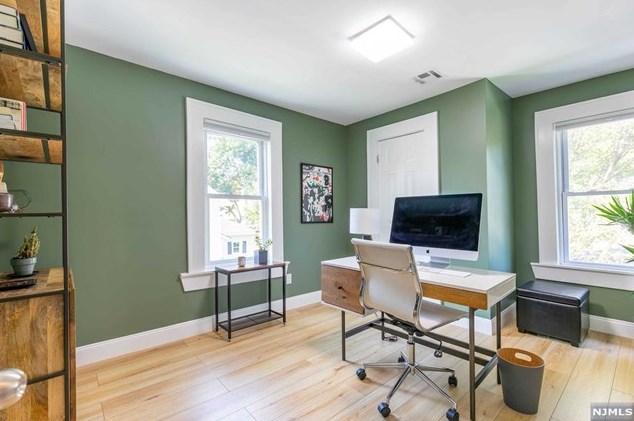 12 Courier Pl, Rutherford NJ  07070-1102 exterior