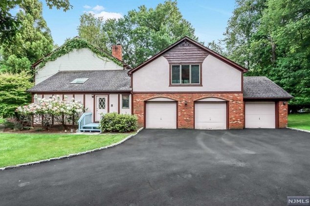 139 Dewolf Rd, Westwood, NJ 07675