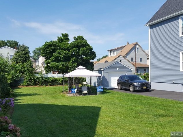 248 Wallington Ave, Wallington, NJ 07057-1339