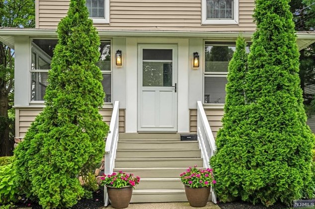 89 Glen Ave, Ridgewood, NJ 07452