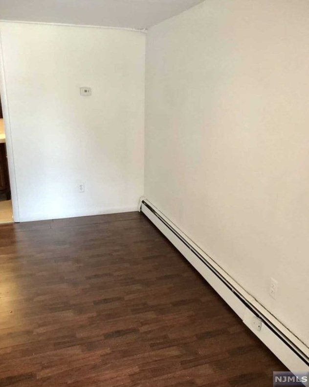310 E Homestead Ave #13, Palisades Park, NJ 07650