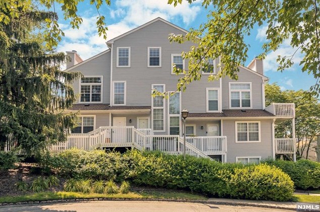 30 Mallard Ct, Englewood, NJ 07631-5042