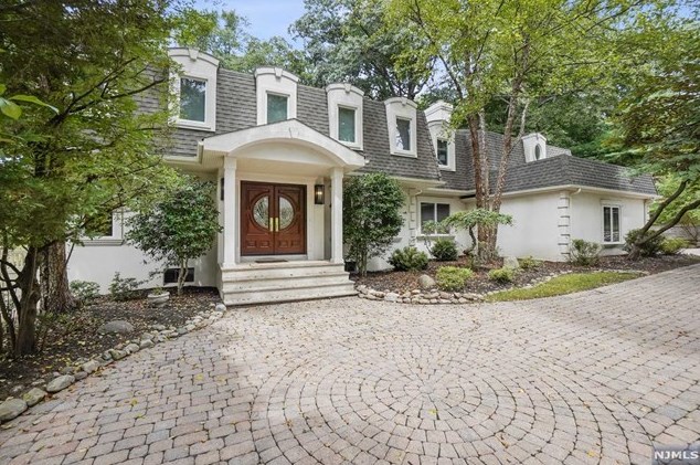18 Edith St, Westwood, NJ 07675-7128
