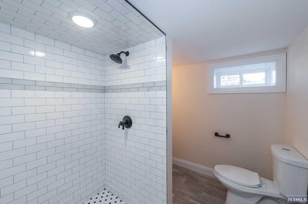 121 Baker Ave, Bergenfield NJ  07621-3322 exterior