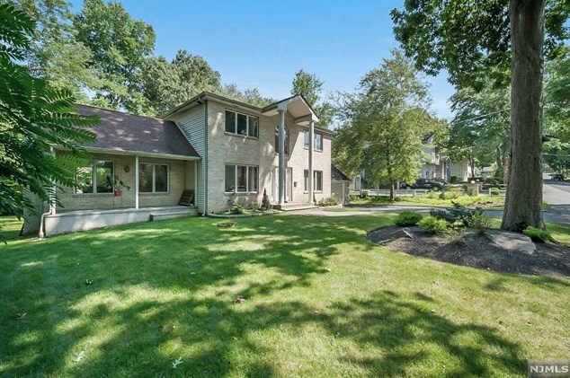 16 Achilles St, Demarest, NJ 07627