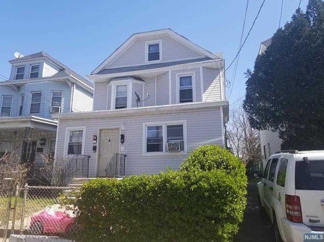 623 Madison Ave, Paterson NJ  07514-2819 exterior