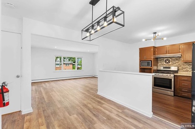 12 Stanchak Ct #2, Clifton, NJ 07014