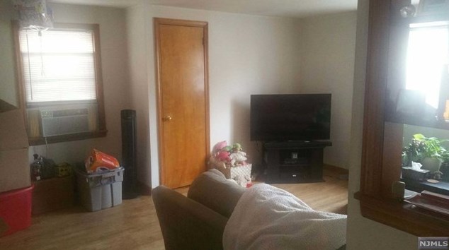 86 Savoy Pl, Paterson, NJ 07508