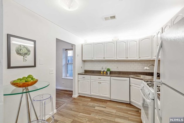 1 Vaughan Dr, Newark NJ  07103-3458 exterior