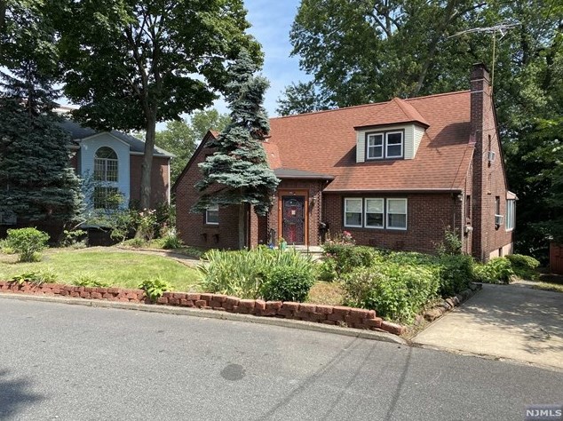 286 Woodridge St, Wood-Ridge, NJ 07075