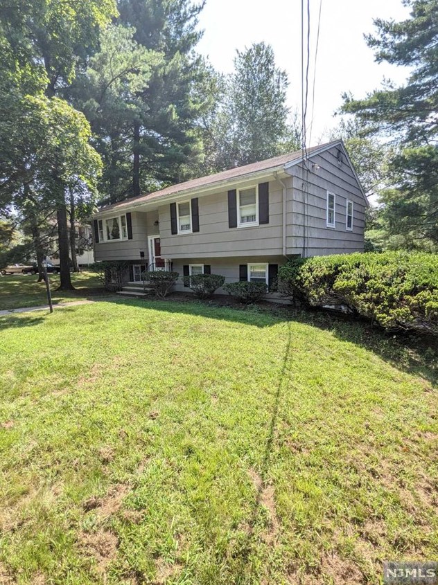 138 Grant Ave, Cresskill, NJ 07626