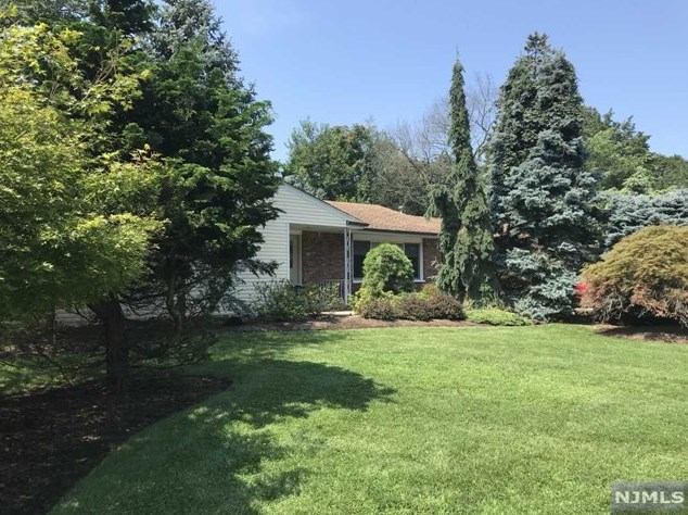 120 Guy St, Harrington Park, NJ 07640