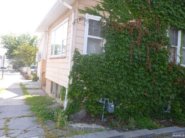 107 Macarthur Ave, Outwater, NJ 07026
