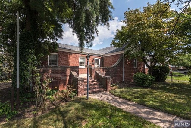 270 Corabelle Ave, Lodi, NJ 07644