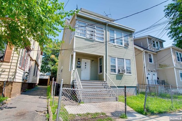 880 20th St, Newark NJ  07108-1127 exterior