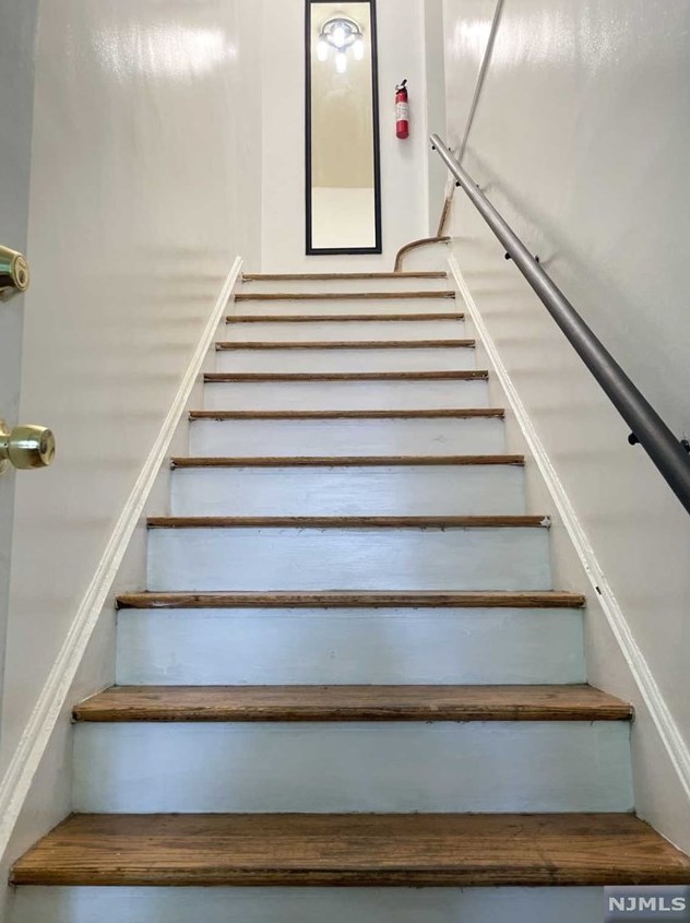 97-99 Tracey Pl #10, Englewood, NJ 07631