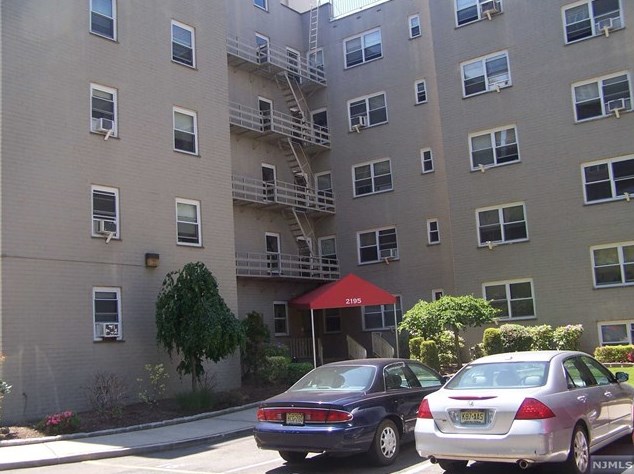 2205 N Central Rd #4f, West Fort Lee, NJ