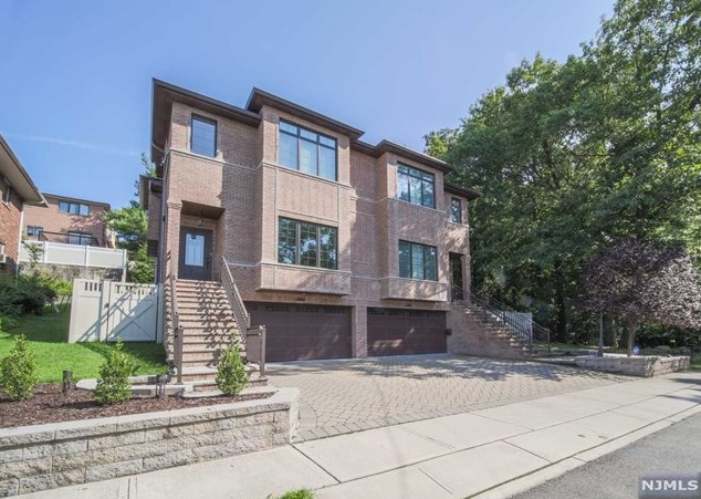 1424 13th St, West Fort Lee, NJ 07024