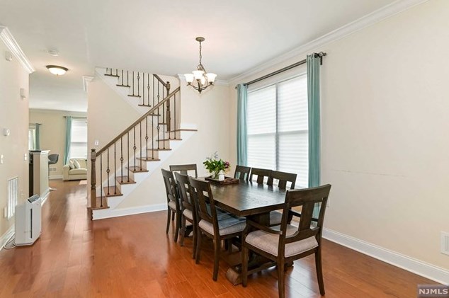 401 Whitney Ln, Allendale, NJ 07401