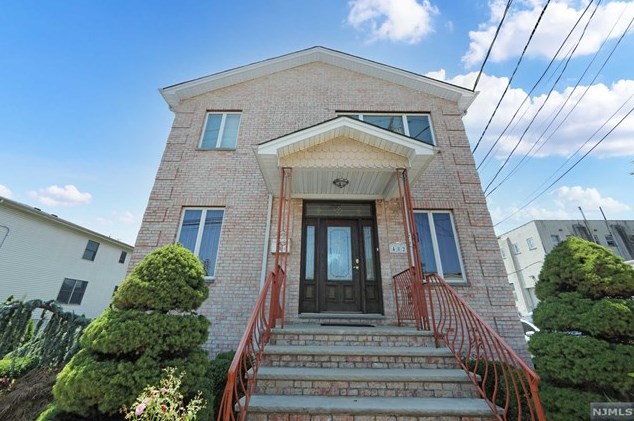 482 Cliff St, Fairview, NJ 07022