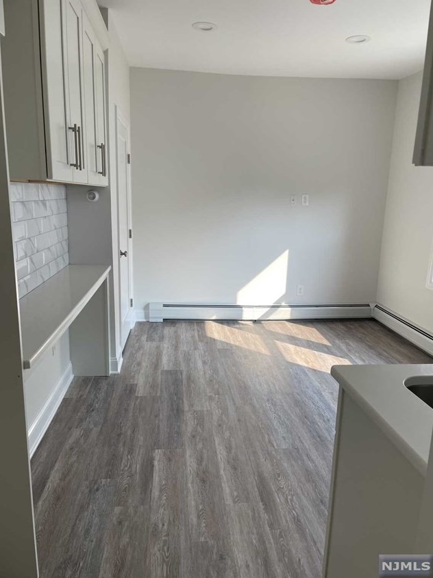 36 Central Ave, Midland Pk, NJ 07432