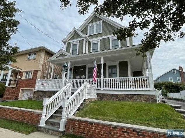 453 Central Ave, Carlstadt, NJ 07072-1517