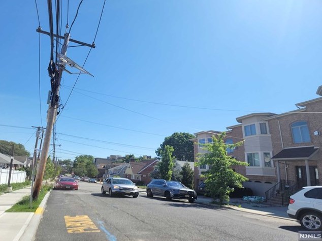 530 Kearney Ave, Cliffside Park, NJ 07010