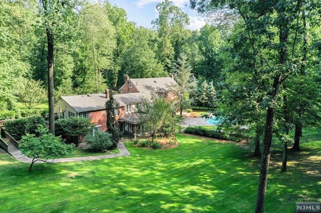 159 E Allendale Rd, Upper Saddle River, NJ 07458