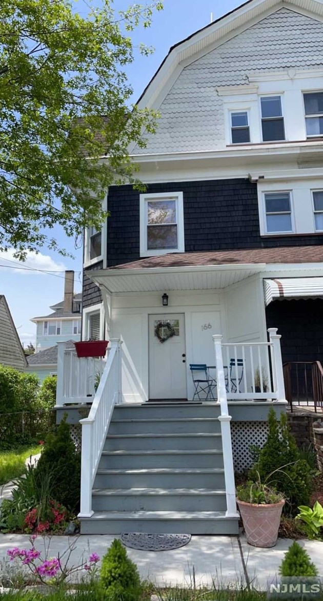 166 Sylvan St, Rutherford NJ  07070-2434 exterior