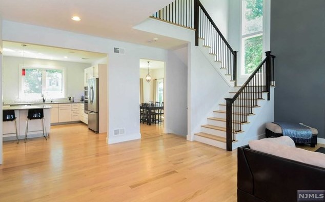 46 Demott St, Tenafly NJ  07670-2003 exterior