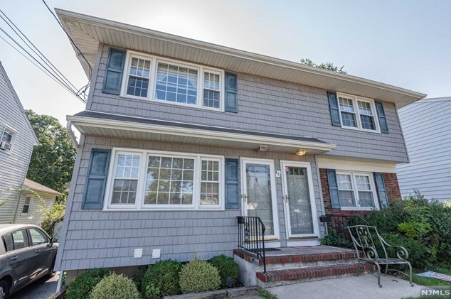 423 Leonhardt Dr #1, Saddle Brook, NJ 07663