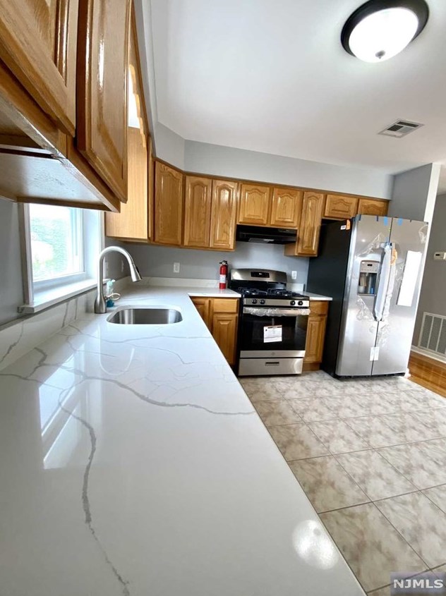 246 N 10th St #2, Newark, NJ 07107