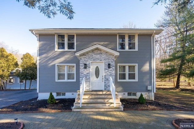 683 Mountain Way, Greystone Park, NJ 07950