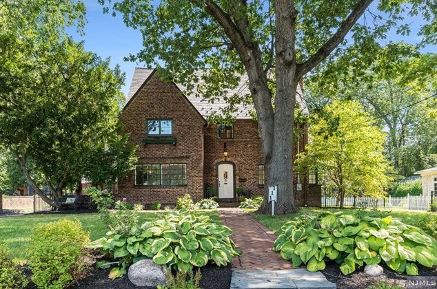 111 Glen Ave, Ridgewood, NJ 07452