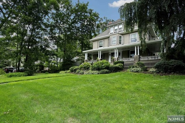 65 Park Slope, Ridgewood, NJ 07450