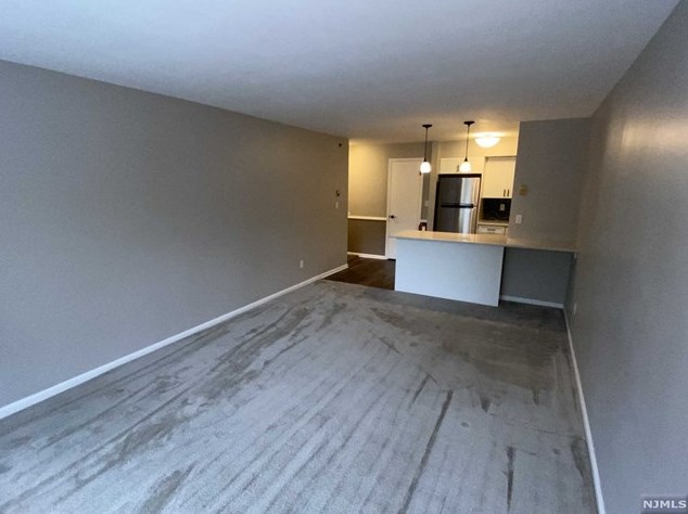 2118 Hawthorne Ln, Mahwah, NJ 07430