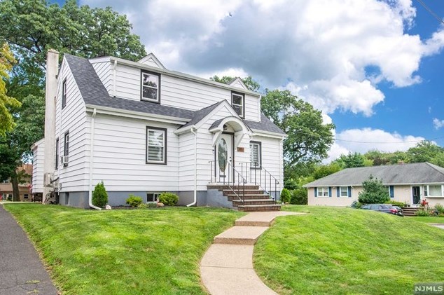 95 Lafayette Ave, Maywood, NJ 07607