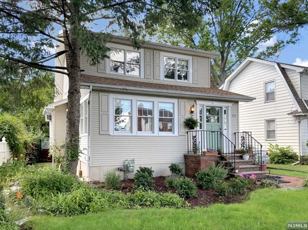 109 Longview Ave, Hackensack, NJ 07601-1853