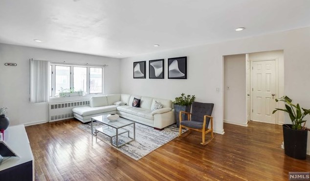3 Luxoro Pl, Fairview, NJ 07022