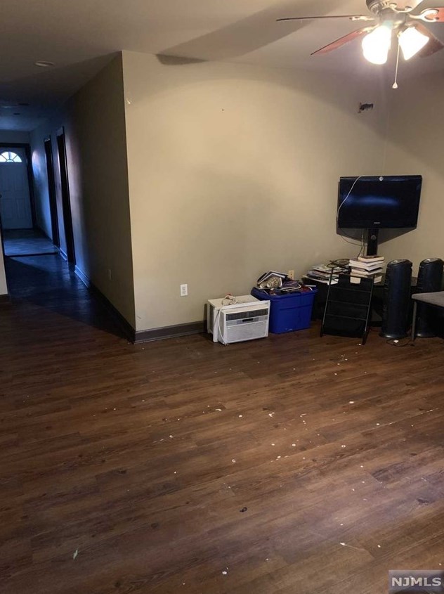 237 Walker St, Cliffside Park, NJ 07010-1121