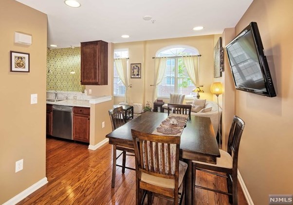 88 Lydia Dr, West New York, NJ 07093