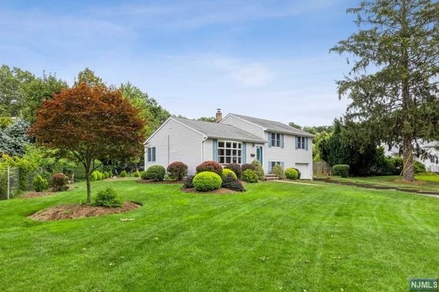 116 12th St, Cresskill, NJ 07626