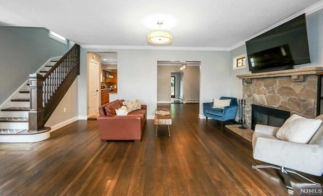 355 Pleasant Ave, Cliffside Park, NJ 07010-2123