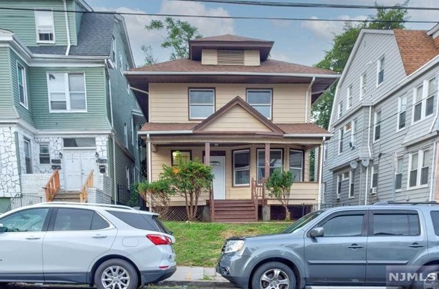 145 Mapes Ave, Newark NJ  07112-2017 exterior