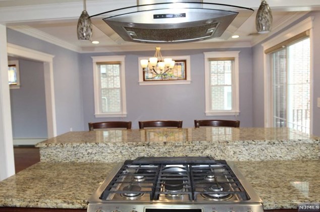 709 Hillside Ave, Cliffside Park, NJ 07010