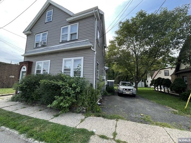 69 Mehrhof Rd, Little Ferry, NJ 07643