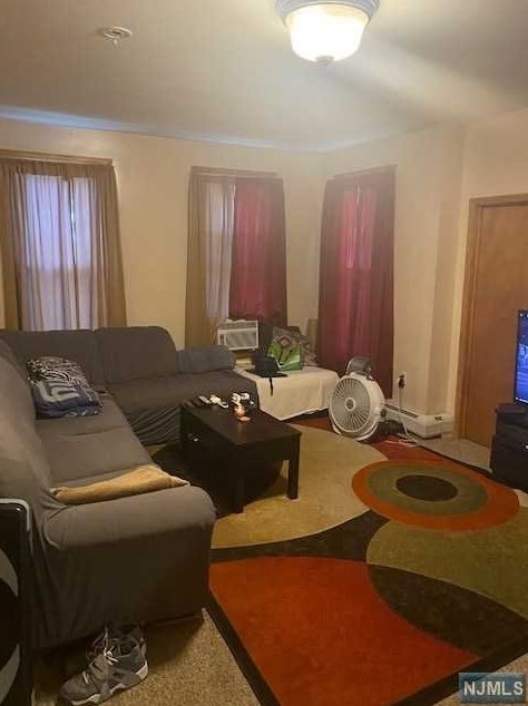 430 3rd St, Carlstadt, NJ 07072-1422