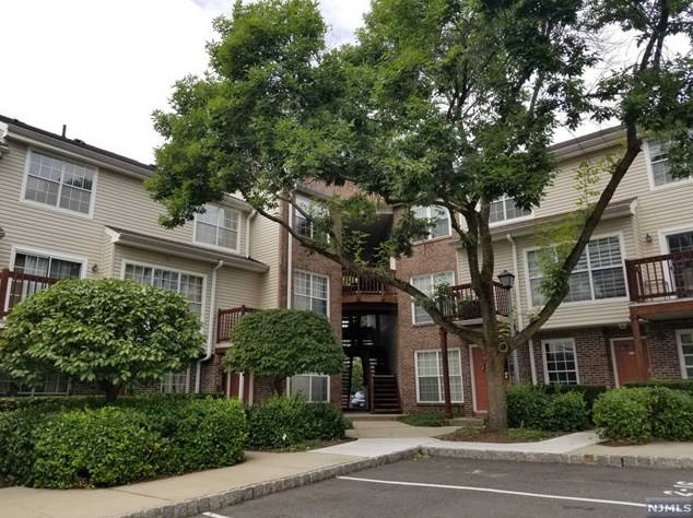 1524 Westgate Dr, West Fort Lee, NJ 07024